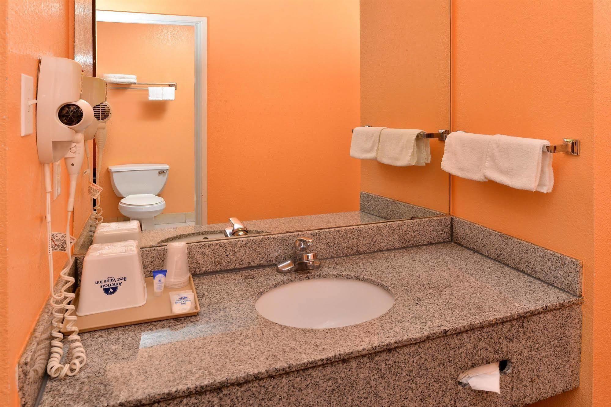 Executive Inn & Suites Breaux Bridge, La Экстерьер фото